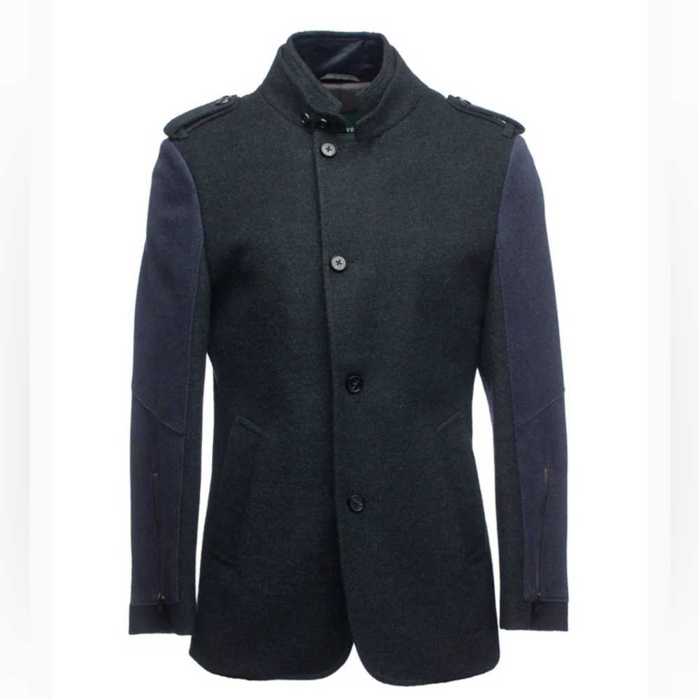 Stunning men’s wool Irish Celtic tweed coat.